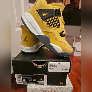 Jordan 4 size 9c yellow, white and grey